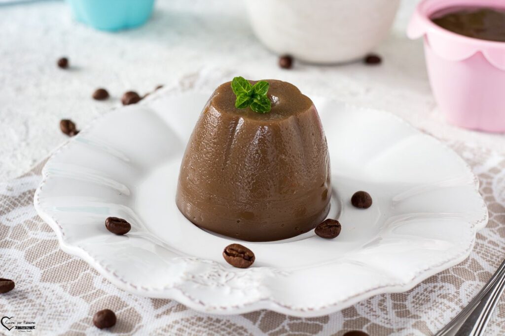 Budino alle mele: la ricetta del dessert al cucchiaio vellutato e profumato